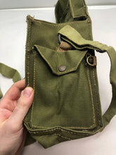 Charger l&#39;image dans la galerie, Original WW2 British Army Assault Lightwieght Gas Mask Bag
