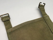 Lade das Bild in den Galerie-Viewer, Original WW2 British Army 37 Pattern Water Bottle Carrier
