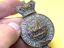 Load image into Gallery viewer, Original Monmouthshire Regiment (South Wales Borders) Post 1881 Glengarry Badge
