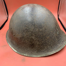 Charger l&#39;image dans la galerie, Original British / Canadian Army WW2 Soldiers Military Combat Mk3 Turtle Helmet
