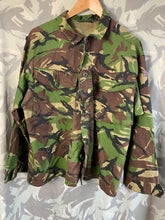 Charger l&#39;image dans la galerie, Genuine British Army DPM Lightweight Combat Jacket - Size 170/112
