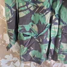 Lade das Bild in den Galerie-Viewer, Genuine British Army Smock Combat Jungle DPM Camouflage - Size 160/88
