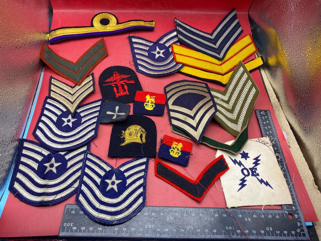 Quantity of Army Badges, Rank Insignia etc