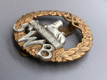 Charger l&#39;image dans la galerie, Original WW2 British Army South Wales Borderers Regiment Cap Badge
