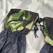 Lade das Bild in den Galerie-Viewer, Genuine British Army Woodland DPM Extreme Cold Inner Mitten Gloves - SMALL
