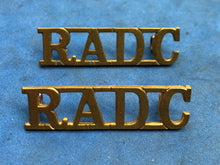 Load image into Gallery viewer, Original WW2 British Army Royal Army Dental Corps RADC Brass Shoulder Title
