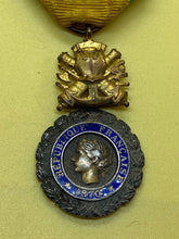 Lade das Bild in den Galerie-Viewer, Original französische &quot;Medaille Militaire&quot; / Republic Francaise 1870 / Bronzemedaille 
