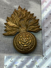 Load image into Gallery viewer, Original British Army WW1 / WW2 London Fusilier&#39;s Regiment Cap Badge
