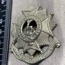 Load image into Gallery viewer, Original WW2 British Army Bedfordshire &amp; Hertfordshire Regiment Cap Badge
