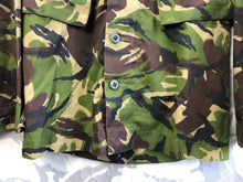 Load image into Gallery viewer, Genuine British Army DPM Camouflaged Combat Jacket Smock - 160/88
