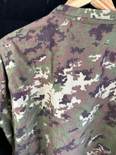 Charger l&#39;image dans la galerie, Genuine US Combat Camoflauged Shirt - Mil-Tec - XXL
