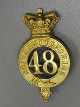 Load image into Gallery viewer, Original British Army - 18th Regiment of Foot Northamptonshire Glengarry Badge
