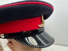 Lade das Bild in den Galerie-Viewer, Genuine British Army Peaked Cap - Royal Artillery - Size 57cm - The Militaria Shop
