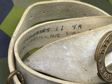 Charger l&#39;image dans la galerie, Original British Army Buff White Leather Belt - Somerset LI TA Marked- 36&quot; Waist - The Militaria Shop
