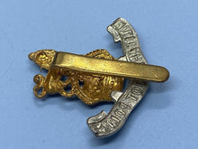 Lade das Bild in den Galerie-Viewer, Original WW1 British Army Military Foot Police Cap Badge
