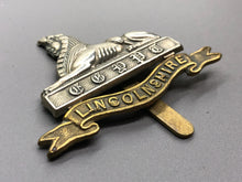 Lade das Bild in den Galerie-Viewer, Original British Army WW2 Lincolnshire Regiment Cap Badge
