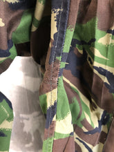 Load image into Gallery viewer, Size 80/80/96 - Vintage British Army DPM Lightweight Combat Trousers
