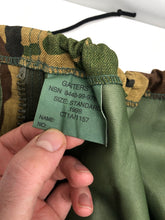 Lade das Bild in den Galerie-Viewer, Genuine British Army DPM Camouflaged Gaiters - Size Standard
