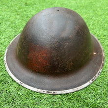 Lade das Bild in den Galerie-Viewer, WW2 British Army Mk2 Brodie Helmet - Original Paintwork &amp; Divisional Sign
