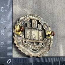 Load image into Gallery viewer, Original WW2 British Army Cap Badge - Northamptonshire Regiment
