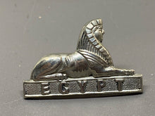 Load image into Gallery viewer, Original British Army Lincolnshire Regiment Cap / Collar Badge
