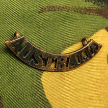 Load image into Gallery viewer, Genuine Australian Army WW1 Brass Shoulder Title - AUSTRALIA - The Militaria Shop
