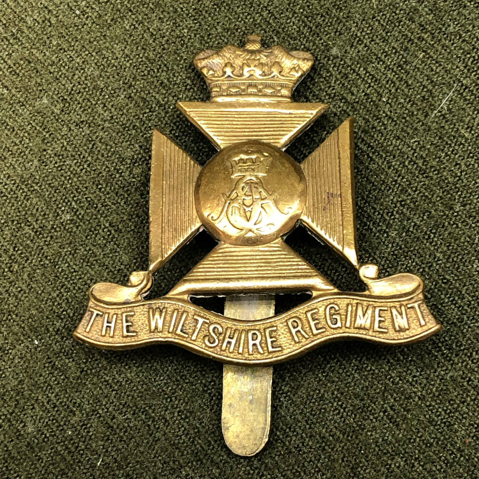 Original WW1 British Army Cap Badge Wiltshire Regiment For