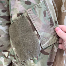 Charger l&#39;image dans la galerie, Geuine British Army MTP Camouflaged Combat Jacket - 42&quot; Chest
