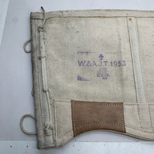 Lade das Bild in den Galerie-Viewer, Original British Army / Royal Navy White 37 Pattern Spats / Gaiters- Well Marked
