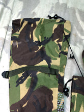 Load image into Gallery viewer, Genuine British Army DPM Camouflaged Goretex Outer Mittens - Size - Medium
