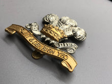 Charger l&#39;image dans la galerie, WW1 British Army Flint &amp; Denbigh Yeomanry Cap Badge
