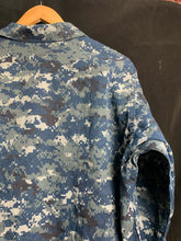 Charger l&#39;image dans la galerie, U.S. Navy NWU Type 1 Blue Digital Camouflage Combat Jacket - 45&quot; Chest - The Militaria Shop
