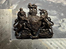 Charger l&#39;image dans la galerie, Original British Army WW1 / WW2 General Service Bronze Collar Badge
