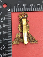 Load image into Gallery viewer, Original WW1/WW2 British Army Labour Corps Kings Crown Cap Badge
