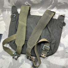 Lade das Bild in den Galerie-Viewer, Original WW2 British Army / RAF 37 Pattern Webbing Small Pack &amp; L Straps Set
