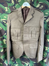 Lade das Bild in den Galerie-Viewer, British Army Man&#39;s Scottish Pattern No.2 Dress Uniform FAD Jacket Size 176/96/80
