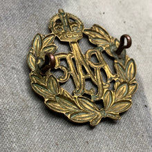 Load image into Gallery viewer, Original WW2 British Royal Air Force RAF Cap Badge
