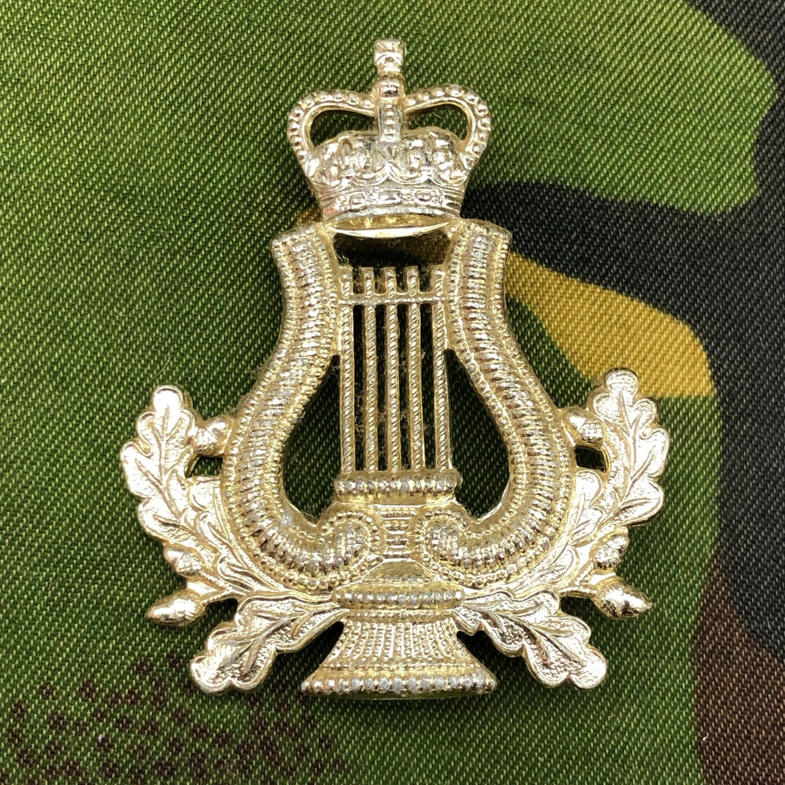 Original British Army Regimental Cap Badge - Bandsman - The Militaria Shop