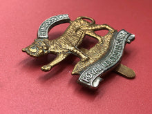 Lade das Bild in den Galerie-Viewer, Original WW2 British Army Leicestershire Regiment Cap Badge
