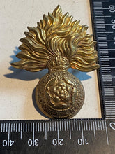 Load image into Gallery viewer, Original British Army WW1 / WW2 City of London Fusiliers Regiment Cap Badge
