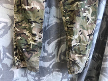 Lade das Bild in den Galerie-Viewer, British Army MTP Camo Trousers Kombat UK 32&quot; Waist
