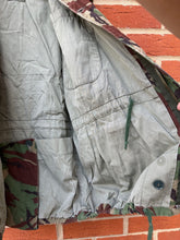 Charger l&#39;image dans la galerie, Original British Army 1968 Pattern Combat Smock Jacket - Size 2 - 40&quot; Chest
