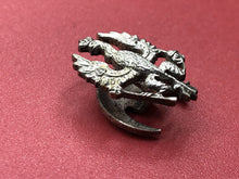 Load image into Gallery viewer, Original WW2 British Army 14th (King&#39;s) Hussars Lapel Badge
