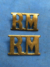 Charger l&#39;image dans la galerie, Original Pair WW1/WW2 Brass British Royal Navy Shoulder Title - RM Royal Marines
