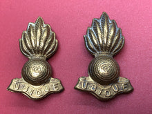 Load image into Gallery viewer, Original British Army RA Royal Artillery Collar Badge Pair
