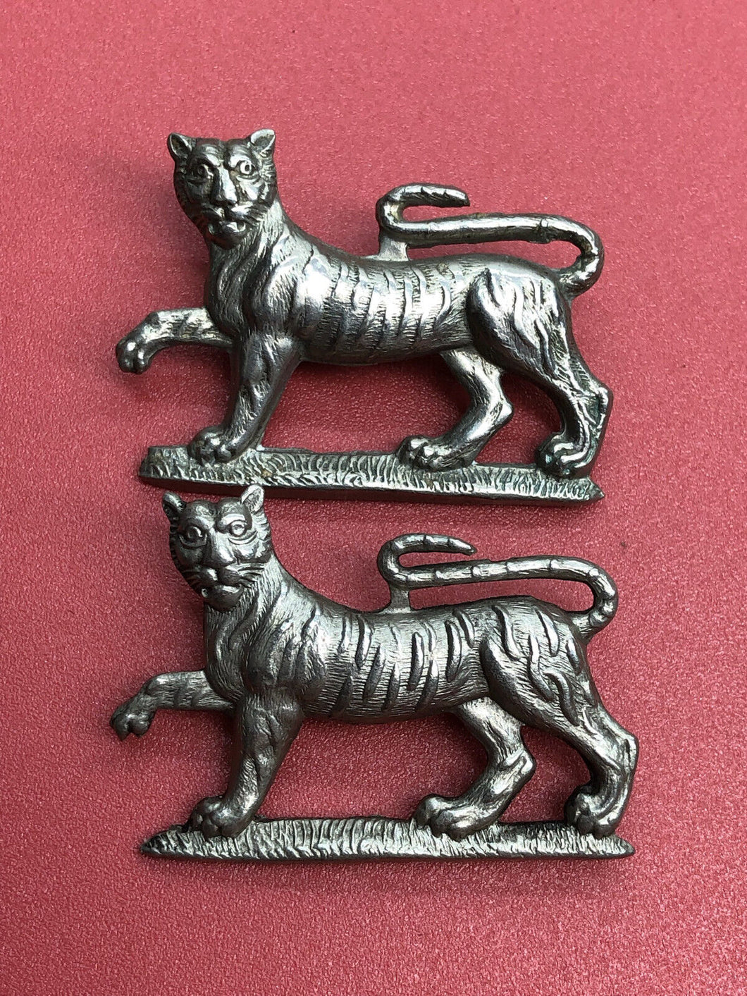 Original WW2 British Army Gordon Highlanders Collar Badges Pair