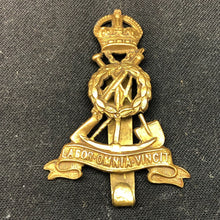 Charger l&#39;image dans la galerie, Original British Army Cap Badge - Royal Pioneer Corps - The Militaria Shop

