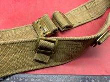 Charger l&#39;image dans la galerie, Original British Army 37 Pattern Webbing Belt with Brass Fittings - Approx 38&quot;
