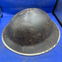 Lade das Bild in den Galerie-Viewer, Original WW2 British Army Mk2 Brodie Combat Helmet
