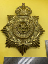 Charger l&#39;image dans la galerie, Original British Army - South Wales Borderer&#39;s Helmet Plate
